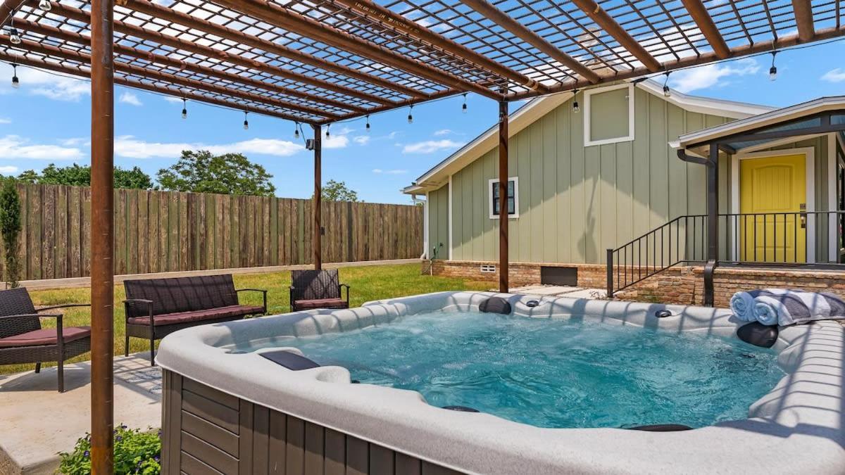 Blumenhaus Sleeps 6 Full Kitchen Plus Hot Tub Φρέντερικσμπεργκ Εξωτερικό φωτογραφία